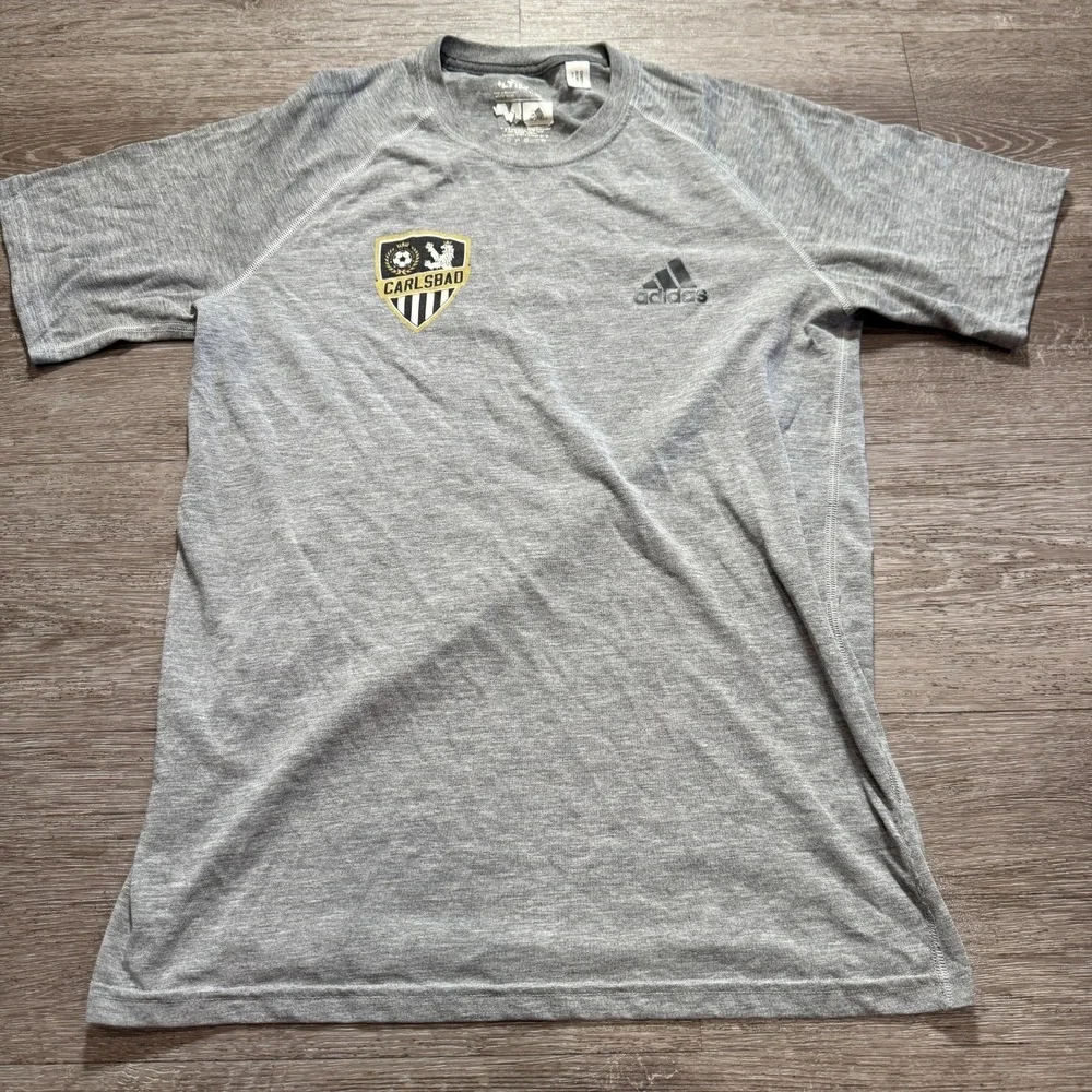 Adidas Carlsbad Shirt Mens Medium Gray Soccer Short Sleeve Tee Casual‎ Adult